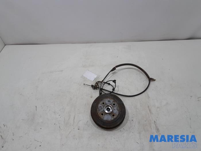 Używane Hamulec bebnowy tyl Peugeot 107 1.0 12V Cena € 44,95 Procedura marży oferowane przez Maresia Parts