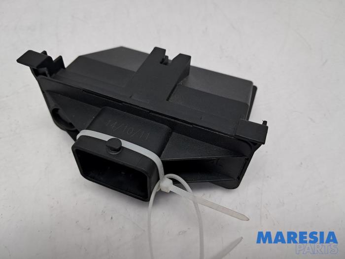 Usagé Ordinateur éclairage Peugeot RCZ (4J) 2.0 HDi 16V FAP Prix € 89,99 Règlement à la marge proposé par Maresia Parts