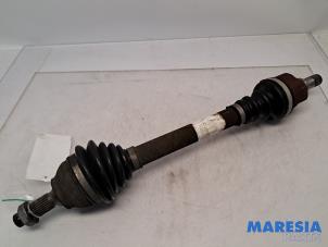 Used Front drive shaft, left Peugeot 3008 I (0U/HU) 1.6 16V THP 155 Price € 34,00 Margin scheme offered by Maresia Parts