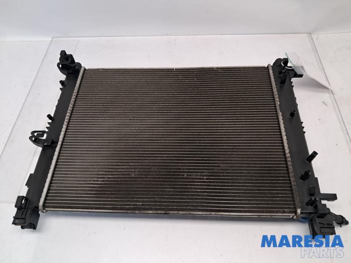 Usagé Radiateur Renault Clio IV (5R) 0.9 Energy TCE 90 12V Prix € 50,00 Règlement à la marge proposé par Maresia Parts