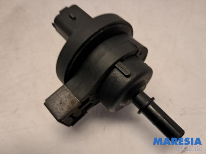 Gebrauchte Vakuumventil Renault Clio IV (5R) 0.9 Energy TCE 90 12V Preis € 15,00 Margenregelung angeboten von Maresia Parts