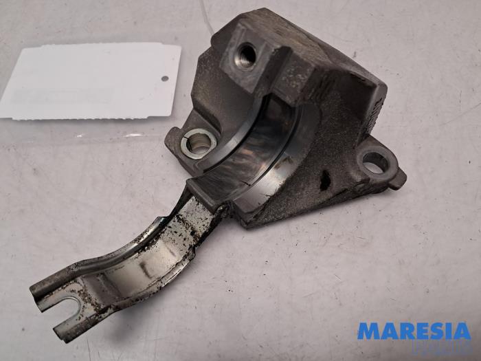 Used Engine mount Renault Clio IV (5R) 0.9 Energy TCE 90 12V Price € 30,00 Margin scheme offered by Maresia Parts