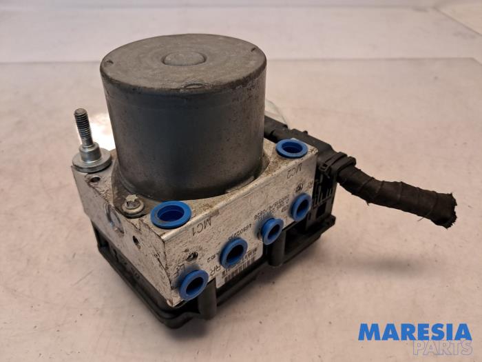 Begagnade ABS-pump Fiat Panda (169) 1.1 Fire Pris € 150,00 Marginaltabell erbjuds av Maresia Parts