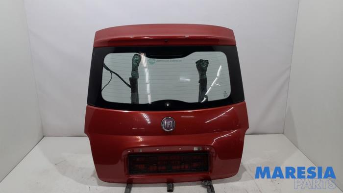 Używane Tylna klapa Fiat 500 (312) 1.2 Cena € 150,00 Procedura marży oferowane przez Maresia Parts