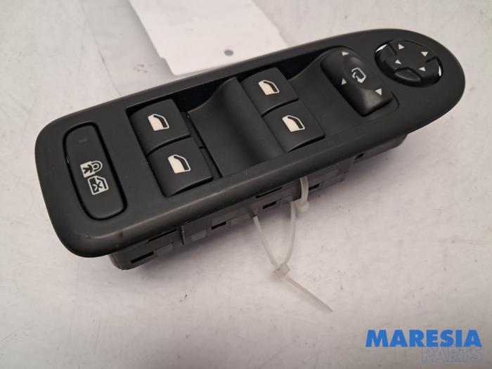 Usados Interruptor combinado de ventanillas Peugeot 508 SW (8E/8U) 2.0 BlueHDi 180 16V Precio € 60,00 IVA incluido ofrecido por Maresia Parts