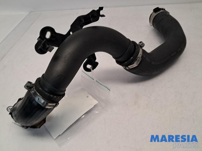 Gebrauchte Intercooler Schlauch Renault Clio IV Estate/Grandtour (7R) 0.9 Energy TCE 12V Preis € 40,00 Margenregelung angeboten von Maresia Parts