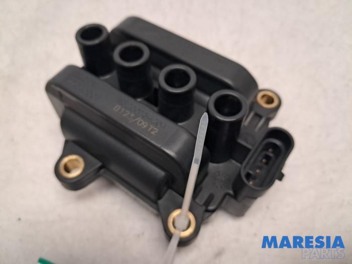 Usagé Bobine Renault Twingo II (CN) 1.2 16V Prix € 20,00 Règlement à la marge proposé par Maresia Parts