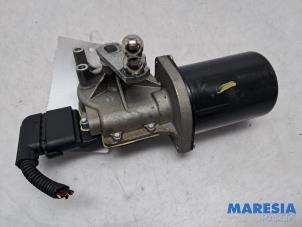 Usados Motor limpiaparabrisas delante Fiat Ducato (250) 2.3 D 150 Multijet Precio € 151,25 IVA incluido ofrecido por Maresia Parts