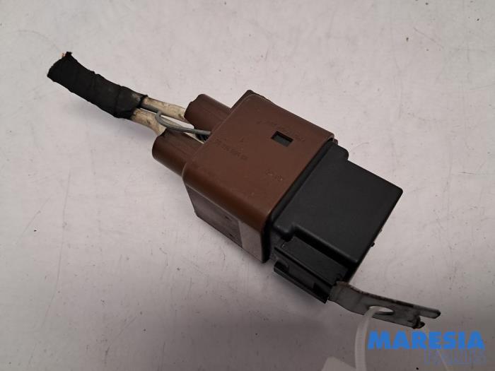 Begagnade Relä Fiat Ducato (250) 2.3 D 150 Multijet Pris € 30,24 Inklusive moms erbjuds av Maresia Parts