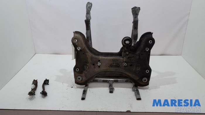 Gebrauchte Unterrahmen Renault Trafic (1FL/2FL/3FL/4FL) 1.6 dCi 125 Twin Turbo Preis € 90,75 Mit Mehrwertsteuer angeboten von Maresia Parts