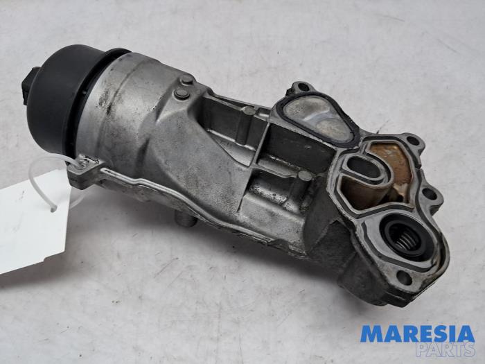 Gebrauchte Ölfiltergehäuse Citroen C4 Berline (NC) 1.4 16V VTi Preis € 54,99 Margenregelung angeboten von Maresia Parts