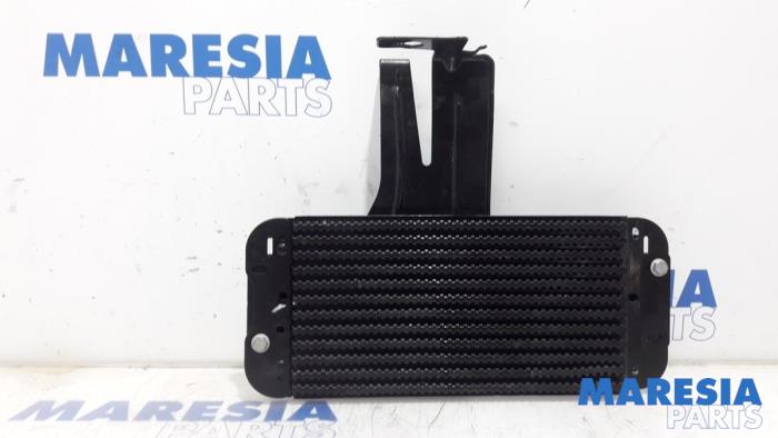 Usagé Refroidisseur de carburant Renault Master III (FV) 2.3 dCi 110 16V FWD Prix € 127,05 Prix TTC proposé par Maresia Parts