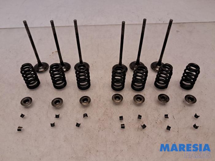 Gebrauchte Einlassventil Peugeot 5008 I (0A/0E) 1.6 VTI 16V Preis € 30,00 Margenregelung angeboten von Maresia Parts