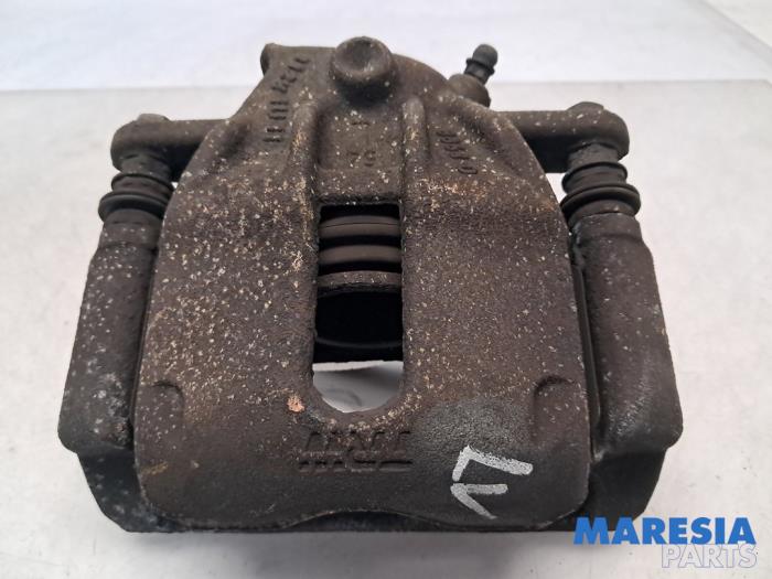 Gebrauchte Bremszange links vorne Renault Clio III Estate/Grandtour (KR) 1.2 16V TCE 100 Preis € 25,00 Margenregelung angeboten von Maresia Parts
