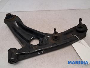Gebrauchte Querlenker unten links vorne Peugeot 107 1.0 12V Preis € 25,00 Margenregelung angeboten von Maresia Parts