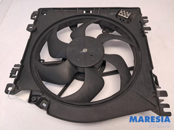 Begagnade Fläktmotor Renault Clio III Estate/Grandtour (KR) 1.2 16V TCE 100 Pris € 39,95 Marginaltabell erbjuds av Maresia Parts