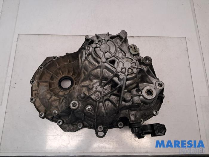 Usagé Cache boite de vitesses Fiat Talento 1.6 EcoJet BiTurbo 125 Prix € 163,35 Prix TTC proposé par Maresia Parts