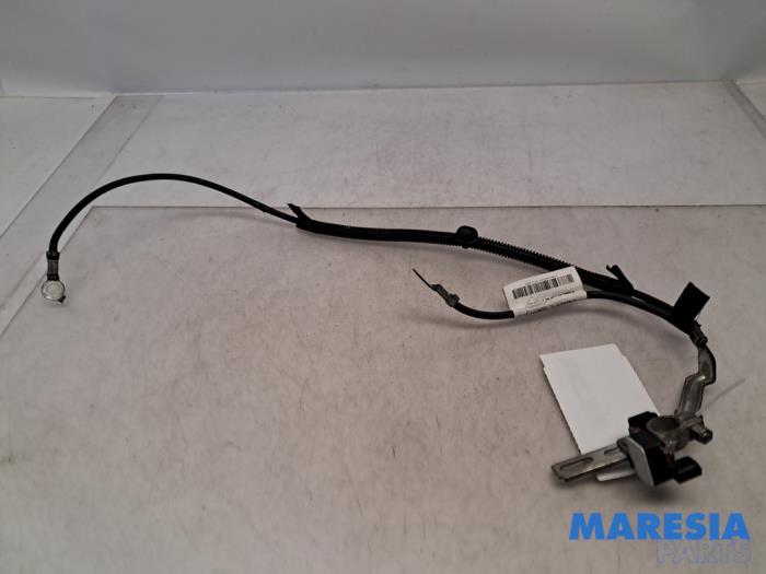 Begagnade Batterisensor Renault Captur I (2R) 0.9 Energy TCE 12V Pris € 75,00 Marginaltabell erbjuds av Maresia Parts