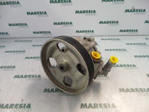 Used Power steering pump Fiat Scudo (220Z) 2.0 JTD 16V Price € 90,75 Inclusive VAT offered by Maresia Parts