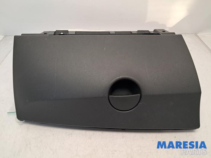 Begagnade Handskfack Fiat 500 (312) 0.9 TwinAir 80 Pris € 40,00 Marginaltabell erbjuds av Maresia Parts