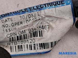 Batterisensor från en Opel Vivaro 1.6 CDTi BiTurbo 145 2017