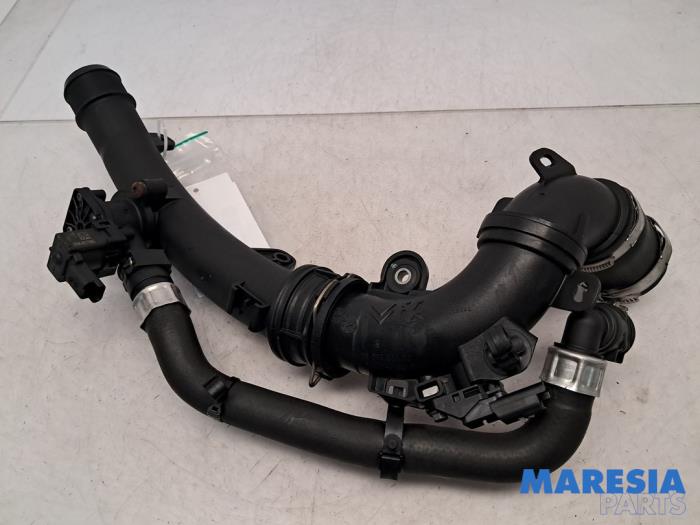 Gebrauchte Intercooler Rohr Citroen C4 Grand Picasso (3A) 1.2 12V PureTech 130 Preis € 39,50 Margenregelung angeboten von Maresia Parts