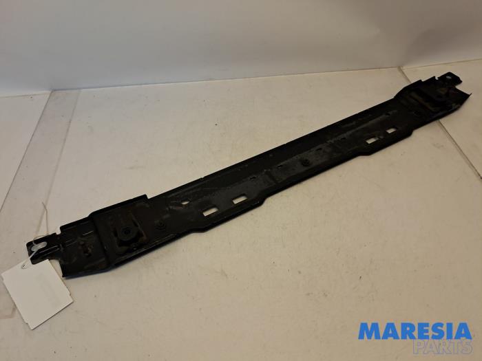Lower radiator support