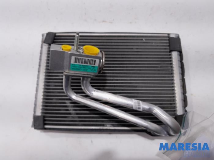 Usagé Radiateur clim Fiat Doblo Cargo (263) 1.3 D Multijet Prix € 90,75 Prix TTC proposé par Maresia Parts