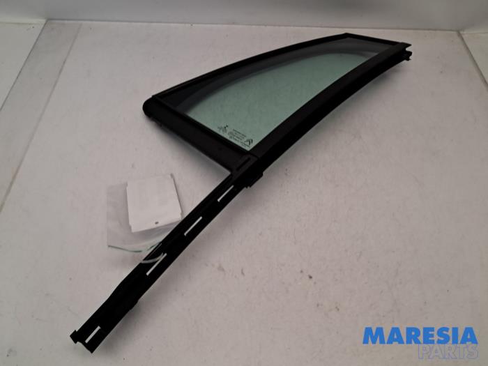 Usados Ventanilla triangular derecha detrás Citroen C4 Grand Picasso (3A) 1.2 12V PureTech 130 Precio € 35,00 Norma de margen ofrecido por Maresia Parts