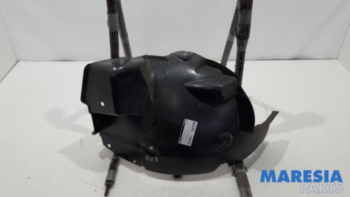Używane Nadkole Renault Master III (MA/MB/MC/MD/MH/MF/MG/MH) 2.3 dCi 135 16V FWD Cena € 36,30 Z VAT oferowane przez Maresia Parts