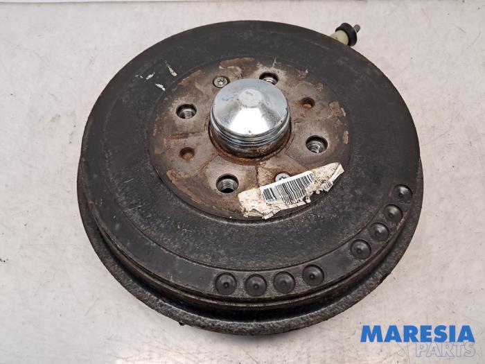 Używane Hamulec bebnowy tyl Fiat Punto III (199) 0.9 TwinAir Turbo 100 Cena € 30,00 Procedura marży oferowane przez Maresia Parts
