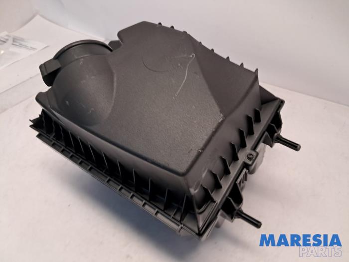 Begagnade Luftfilterhus Renault Master III (MA/MB/MC/MD/MH/MF/MG/MH) 2.3 dCi 135 16V FWD Pris € 48,40 Inklusive moms erbjuds av Maresia Parts