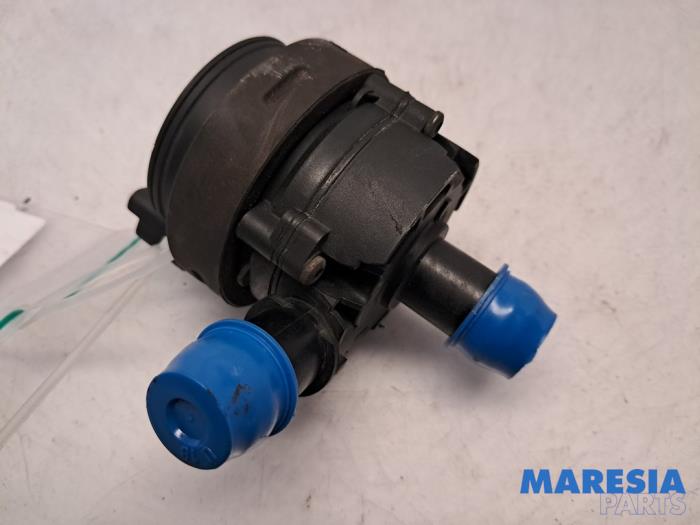 Begagnade Extra vattenpump Renault Master III (MA/MB/MC/MD/MH/MF/MG/MH) 2.3 dCi 135 16V FWD Pris € 30,24 Inklusive moms erbjuds av Maresia Parts