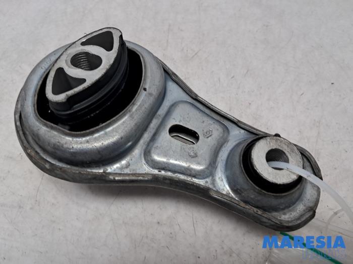 Used Engine mount Renault Master III (MA/MB/MC/MD/MH/MF/MG/MH) 2.3 dCi 135 16V FWD Price € 48,40 Inclusive VAT offered by Maresia Parts