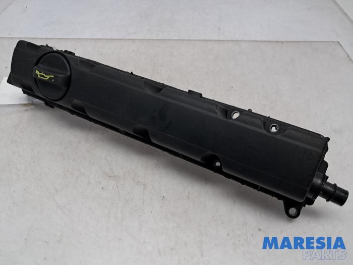 Usagé Couvercle soupapes Peugeot 307 CC (3B) 2.0 16V Prix € 25,00 Règlement à la marge proposé par Maresia Parts