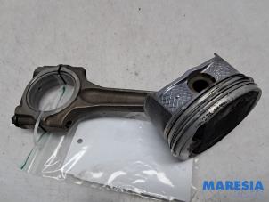 Vevstake från en Peugeot 307 CC (3B) 2.0 16V 2006