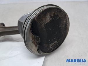 Vevstake från en Peugeot 307 CC (3B) 2.0 16V 2006