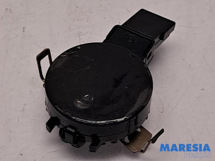 Begagnade Regnsensor Peugeot 308 SW (L4/L9/LC/LJ/LR) 1.2 12V e-THP PureTech 110 Pris € 29,99 Marginaltabell erbjuds av Maresia Parts