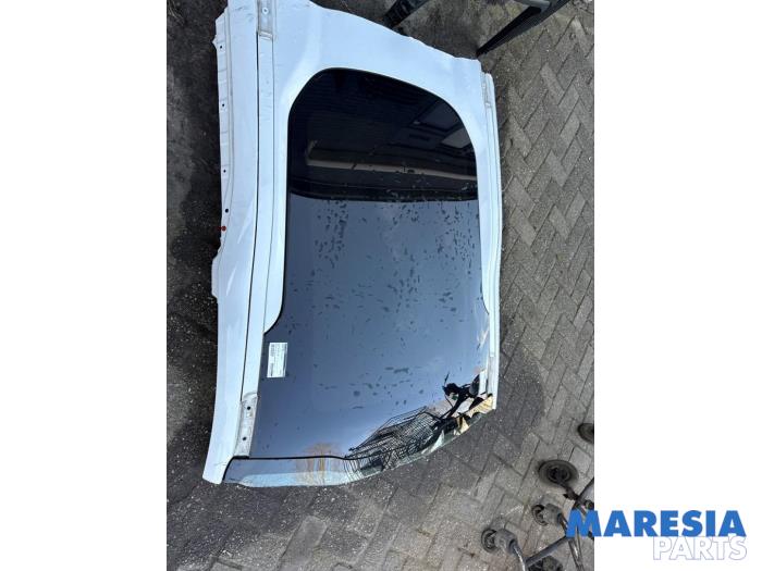 Używane Dach panoramiczny Peugeot 2008 (CU) 1.2 Vti 12V PureTech 82 Cena € 449,00 Procedura marży oferowane przez Maresia Parts