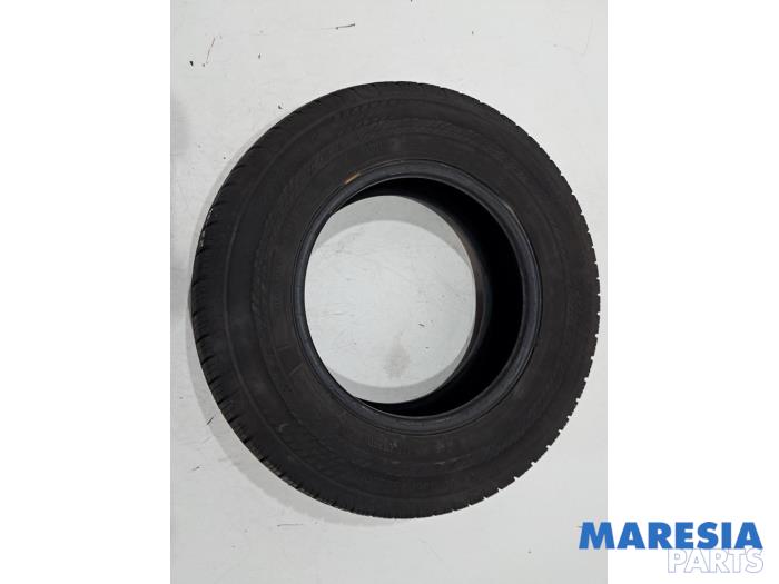 Używane Opona Fiat Ducato (250) 2.3 D 130 Multijet Cena € 42,35 Z VAT oferowane przez Maresia Parts