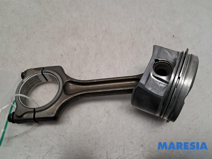 Begagnade Vevstake Peugeot 508 SW (8E/8U) 1.6 THP 16V Pris € 34,99 Marginaltabell erbjuds av Maresia Parts