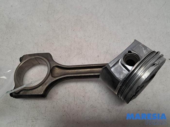 Usagé Bielle Peugeot 508 SW (8E/8U) 1.6 THP 16V Prix € 34,99 Règlement à la marge proposé par Maresia Parts