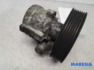 Pompe de direction d'un Renault Espace (JK) 2.0 Turbo 16V Grand Espace 2008