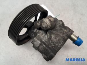 Pompe de direction d'un Renault Espace (JK) 2.0 Turbo 16V Grand Espace 2008