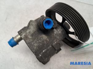 Pompe de direction d'un Renault Espace (JK) 2.0 Turbo 16V Grand Espace 2008