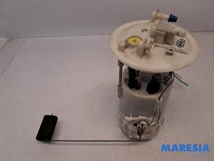 Usagé Pompe à carburant Renault Espace (JK) 2.0 Turbo 16V Grand Espace Prix € 35,00 Règlement à la marge proposé par Maresia Parts