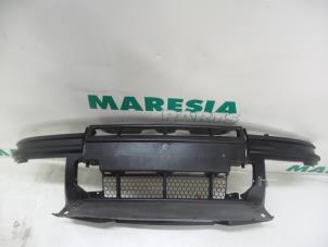 Used Front bumper Renault Scénic I (JA) 1.9 dCi RX4 Price € 65,00 Margin scheme offered by Maresia Parts