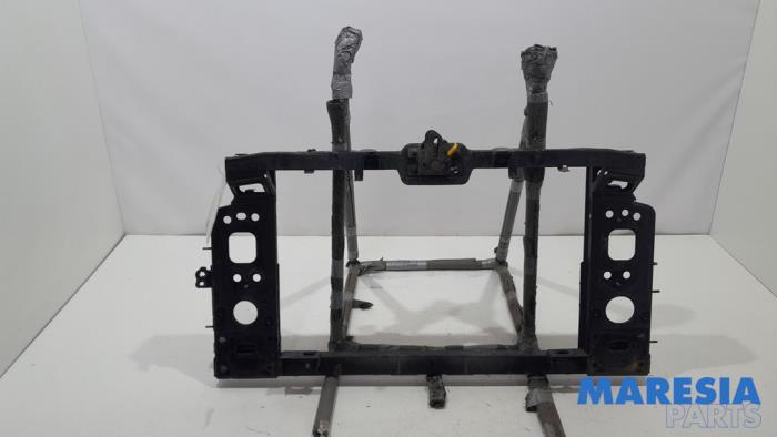 Begagnade Front Alfa Romeo Giulietta (940) 1.4 TB 16V MultiAir Pris € 89,95 Marginaltabell erbjuds av Maresia Parts