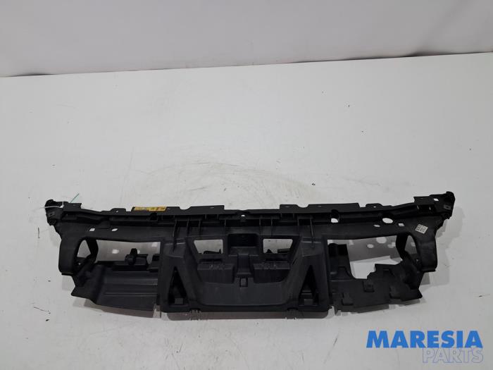 Begagnade Framdelsstöd Peugeot 5008 I (0A/0E) 1.6 HDiF 16V Pris € 39,99 Marginaltabell erbjuds av Maresia Parts