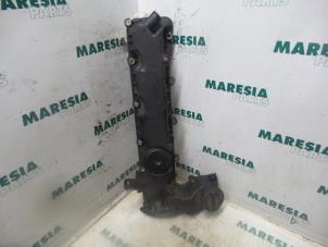 Used Rocker cover Citroen C8 (EA/EB) 2.2 HDi 16V Price € 40,00 Margin scheme offered by Maresia Parts